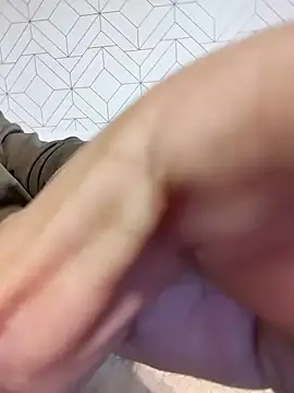 boy8540 online show from April 1, 2026, 5:53 am