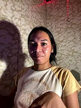 Snapshot of youryummybaby chatting on January 17, 2026, 9:57 am youryummybaby online show from January 17, 2026, 9:57 am