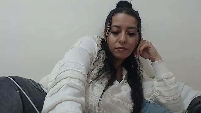 Maryem637048 online show from March 13, 2026, 2:33 pm