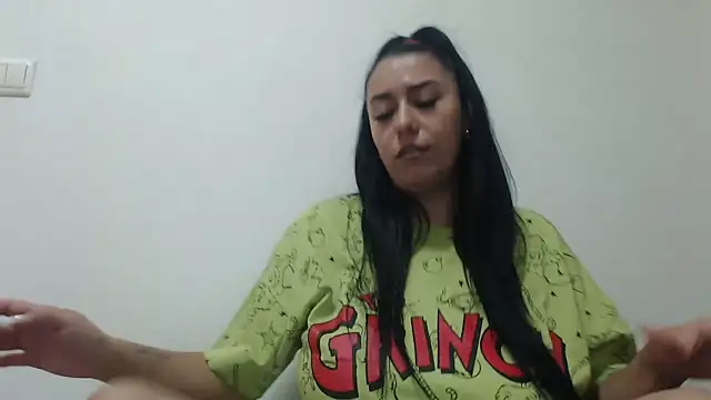 Maryem637048 online show from October 19, 2025, 2:09 pm