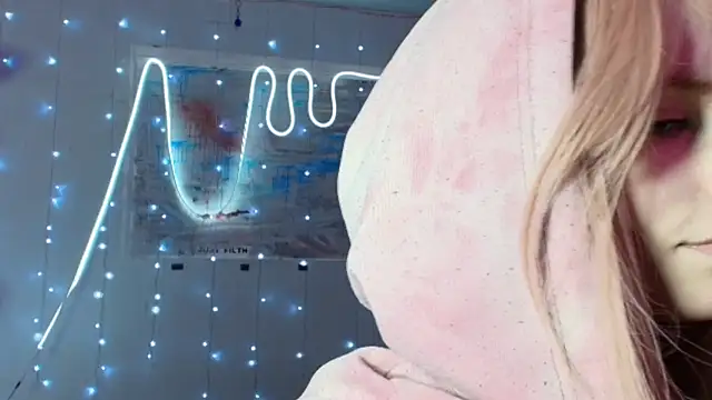 PieraMarch online show from October 3, 2025, 6:09 pm