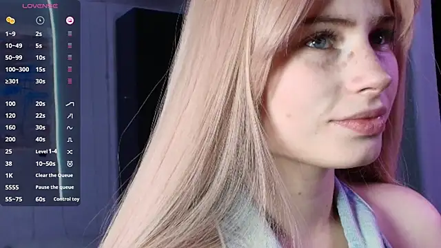 PieraMarch online show from October 21, 2025, 7:13 pm