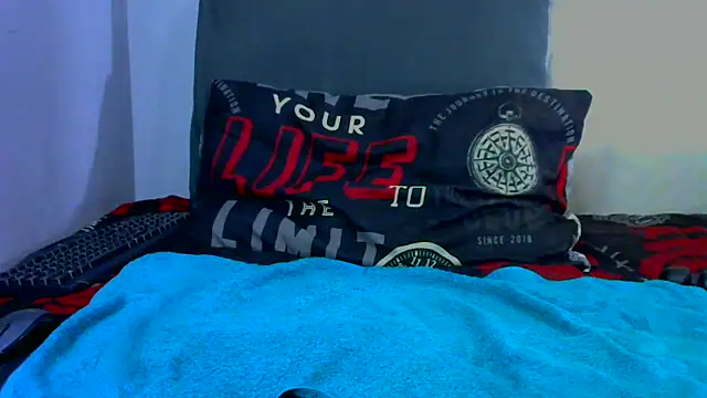 shy-lillyX22 online show from October 18, 2025, 11:18 pm