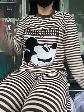 Meii-meyy online show from November 9, 2025, 7:45 am