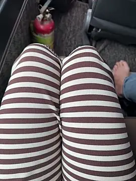 Meii-meyy online show from October 31, 2025, 6:54 am