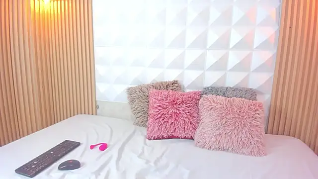 Antonella00  online show from November 19, 2025, 4:56 am