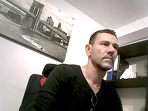 Snapshot of mastercharisma35 chatting on February 11, 2026, 3:12 pm mastercharisma35 online show from February 11, 2026, 3:12 pm