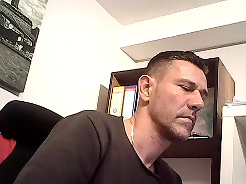 Snapshot of mastercharisma35 chatting on February 25, 2026, 3:34 pm mastercharisma35 online show from February 25, 2026, 3:34 pm