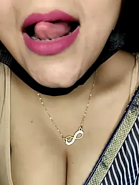 Snapshot of Horny_Shalu chatting on January 6, 2026, 5:17 pm Horny Shalu online show from January 6, 2026, 5:17 pm