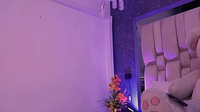 SamantaVazquez online show from November 21, 2025, 12:15 pm