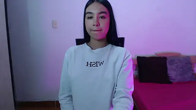 kyra fox  online show from November 15, 2025, 12:31 pm