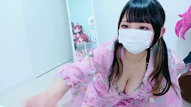 Snapshot of Hina-qp chatting on June 5, 2026, 10:43 am Hina-qp online show from June 5, 2026, 10:43 am