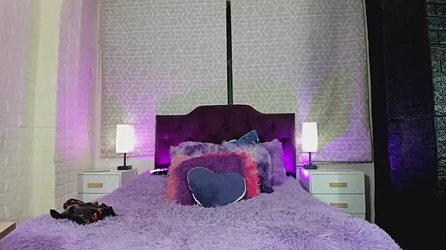 Snapshot of Zamara_Kleii chatting on November 15, 2025, 5:22 am Zamara Kleii online show from November 15, 2025, 5:22 am