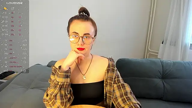 MewStella online show from March 8, 2026, 5:33 am