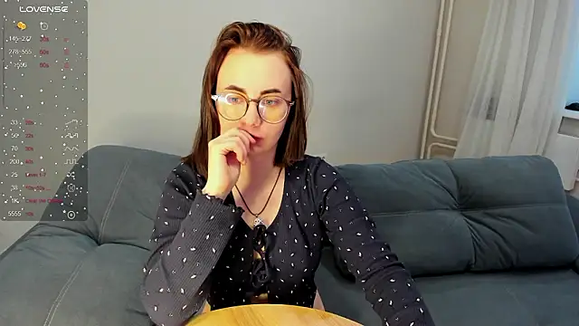 MewStella online show from March 6, 2026, 1:55 am