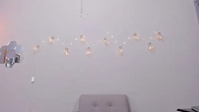 alianim online show from October 12, 2025, 7:04 pm