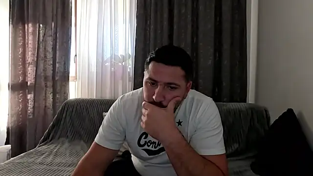 Gold Alpha Boy online show from October 20, 2025, 1:11 pm