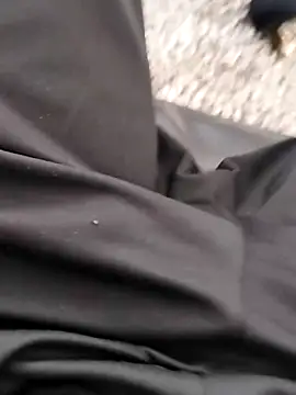 Snapshot of idhem___31 chatting on February 14, 2026, 2:39 pm idhem 31 online show from February 14, 2026, 2:39 pm