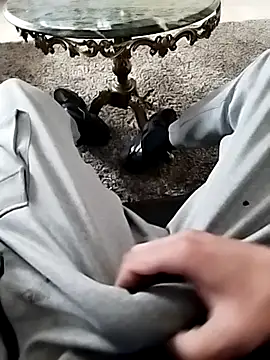 Snapshot of idhem___31 chatting on February 19, 2026, 1:19 pm idhem 31 online show from February 19, 2026, 1:19 pm