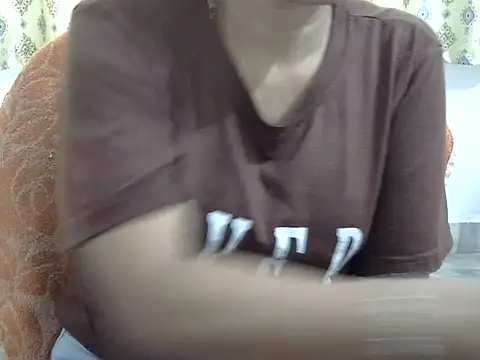 Snapshot of CHAMELI4747 chatting on February 3, 2026, 8:30 am CHAMELI4747 online show from February 3, 2026, 8:30 am