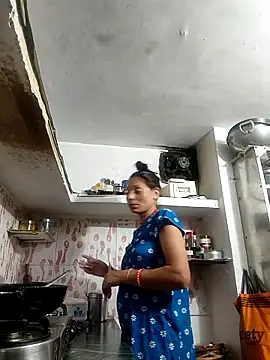 ISHANI-SINGH online show from April 28, 2026, 2:54 pm