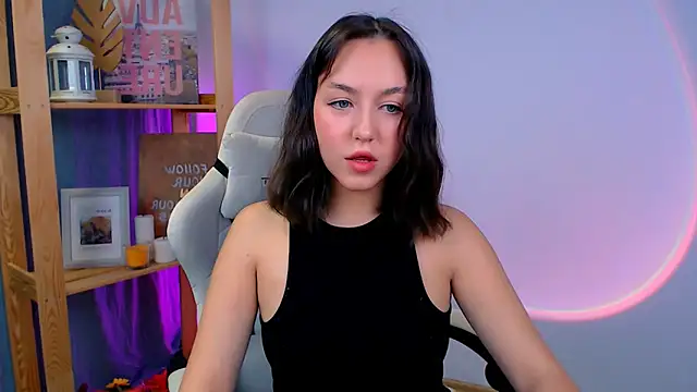 CindySparkl online show from November 17, 2025, 7:12 am