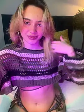 Chloe Ravens online show from September 12, 2025, 8:08 pm