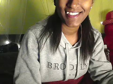 Snapshot of mickle_james chatting on November 26, 2025, 5:57 pm mickle james online show from November 26, 2025, 5:57 pm