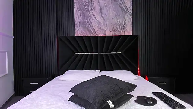 Bigsexxyass online show from October 13, 2025, 11:56 am