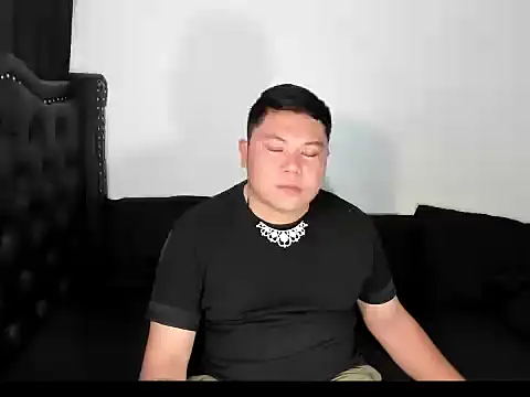 winter snowxx online show from October 18, 2025, 7:10 am