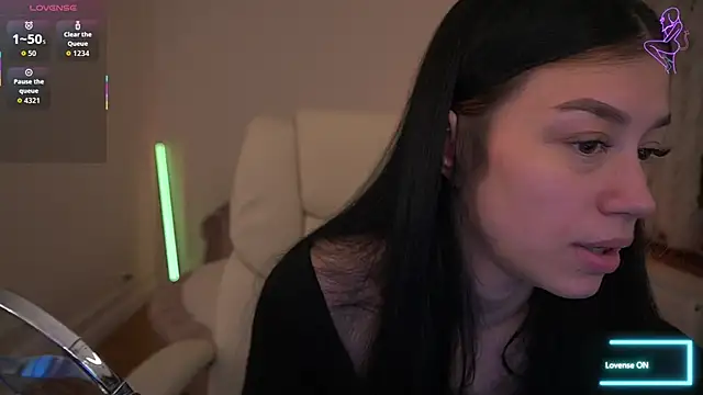 FataleNellie online show from April 17, 2026, 8:44 pm