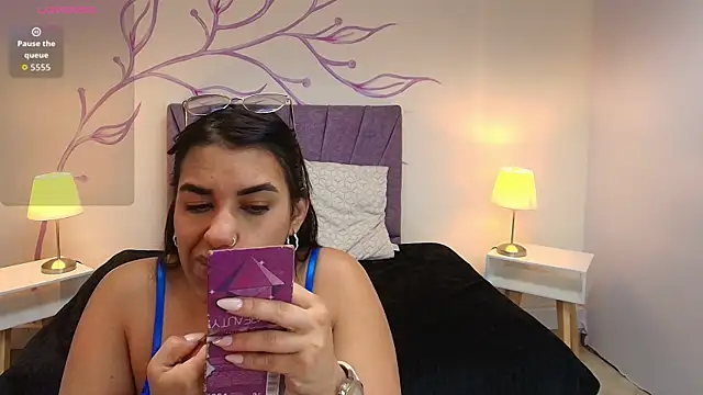 Lia Blake  online show from September 19, 2025, 12:09 pm