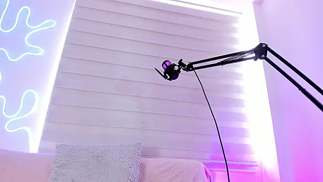 missweetpeach online show from October 21, 2025, 1:32 pm