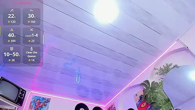 Snapshot of sweety_smilee chatting on February 13, 2026, 7:58 pm sweety smilee online show from February 13, 2026, 7:58 pm