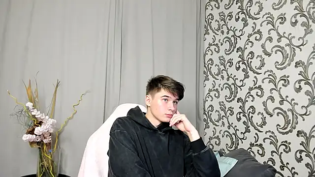 SherlockMax online show from September 18, 2025, 6:00 pm