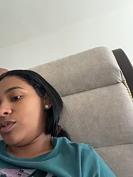 ericajohnson  online show from April 15, 2026, 1:04 pm