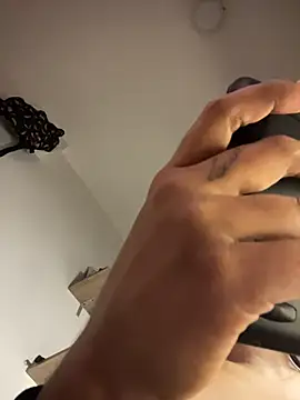 ericajohnson  online show from January 8, 2026, 4:13 pm