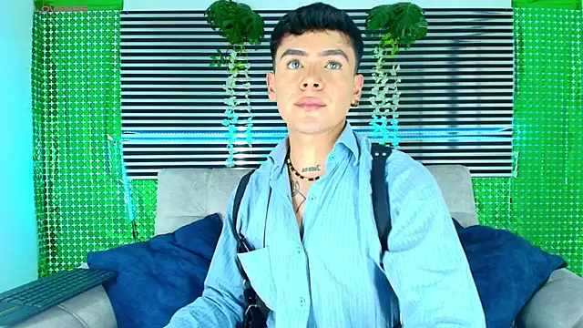 CamiiGuzmanX online show from March 21, 2026, 8:24 pm