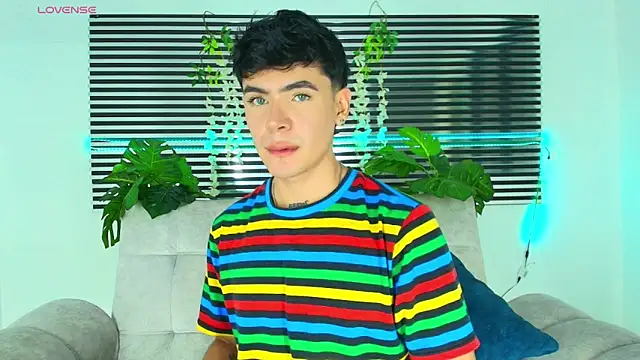 CamiiGuzmanX online show from January 15, 2026, 8:45 pm