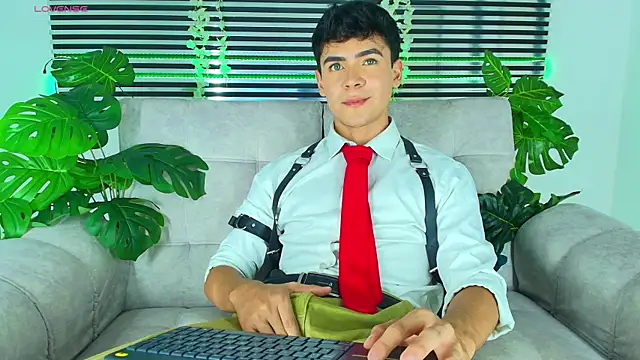 CamiiGuzmanX online show from April 11, 2026, 9:40 pm