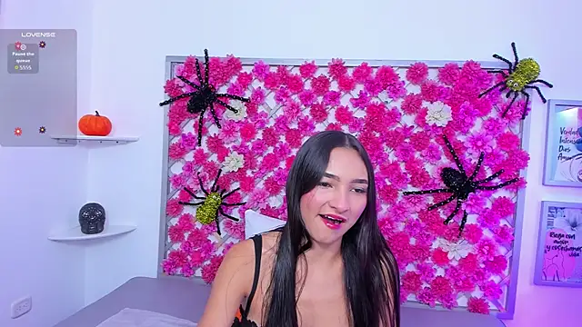 Snapshot of hannah_miller_1 chatting on October 9, 2025, 11:44 am hannah miller 1 online show from October 9, 2025, 11:44 am
