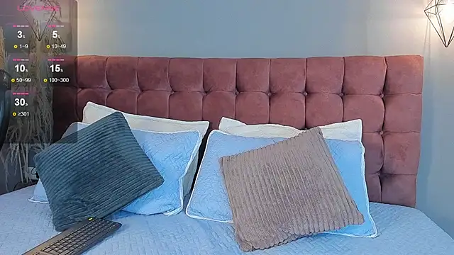 Tania 77  online show from December 14, 2025, 12:11 pm