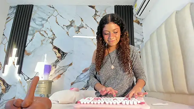 larakrouf online show from November 13, 2025, 9:30 pm