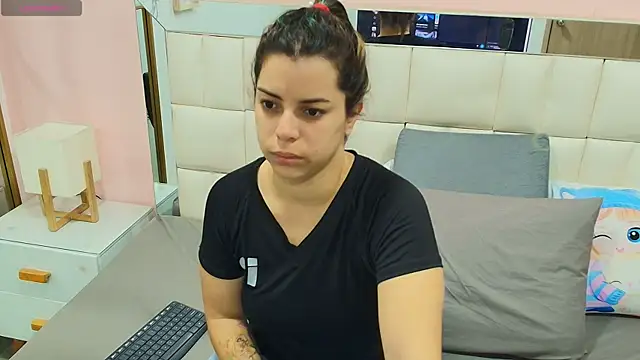 gisell gomez online show from December 18, 2025, 12:09 pm