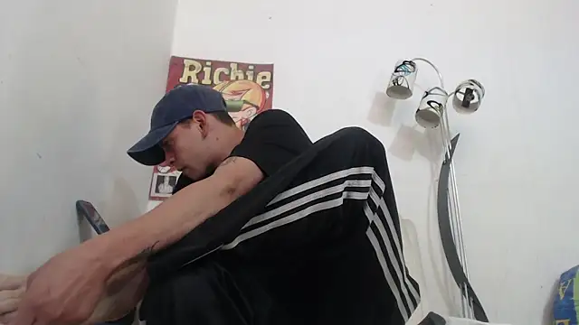 Thomasjons  online show from December 19, 2025, 7:49 pm