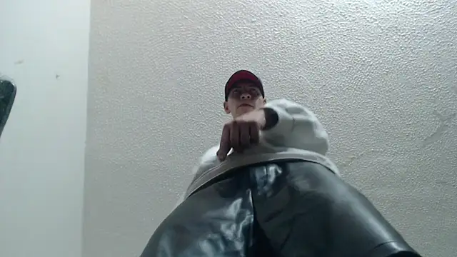 Snapshot of Thomasjons_ chatting on November 18, 2025, 9:18 pm Thomasjons online show from November 18, 2025, 9:18 pm