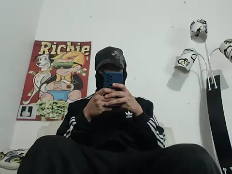 Snapshot of Thomasjons_ chatting on November 5, 2025, 2:14 am Thomasjons online show from November 5, 2025, 2:14 am