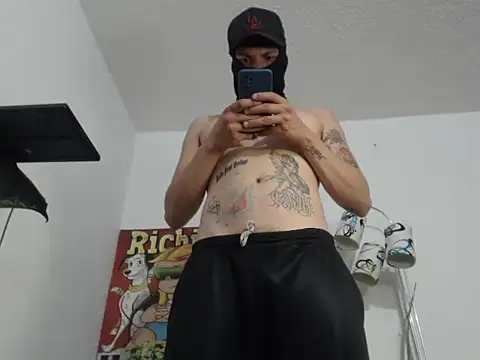 Snapshot of Thomasjons_ chatting on November 11, 2025, 2:28 am Thomasjons online show from November 11, 2025, 2:28 am