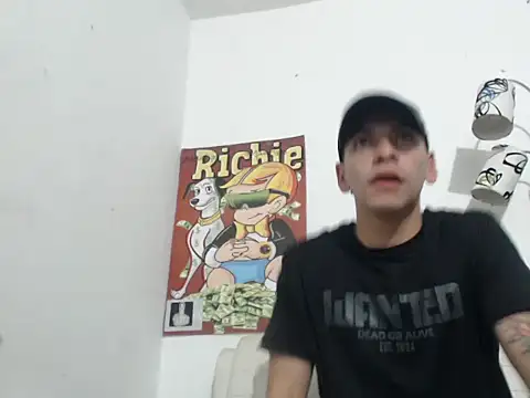 Snapshot of Thomasjons_ chatting on October 23, 2025, 2:32 am Thomasjons online show from October 23, 2025, 2:32 am