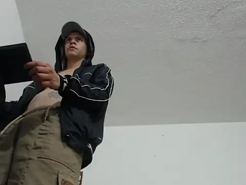 Snapshot of Thomasjons_ chatting on October 27, 2025, 7:42 am Thomasjons online show from October 27, 2025, 7:42 am